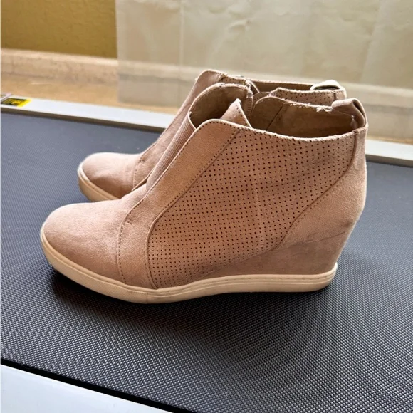 A New Day Taupe colored booties - Picture 2 of 6